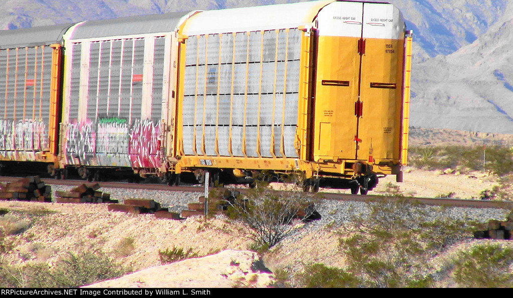 WB Unit Vehicular Flat Car Frt at Erie NV -71